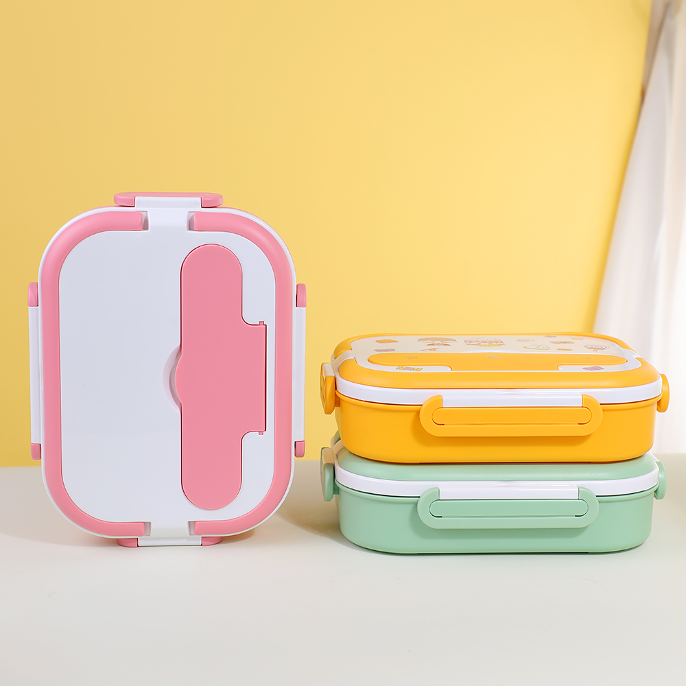 BPA-fri plastmatbeh&aring;llare B&auml;rbar matl&aring;da med bestickset f&ouml;r barn