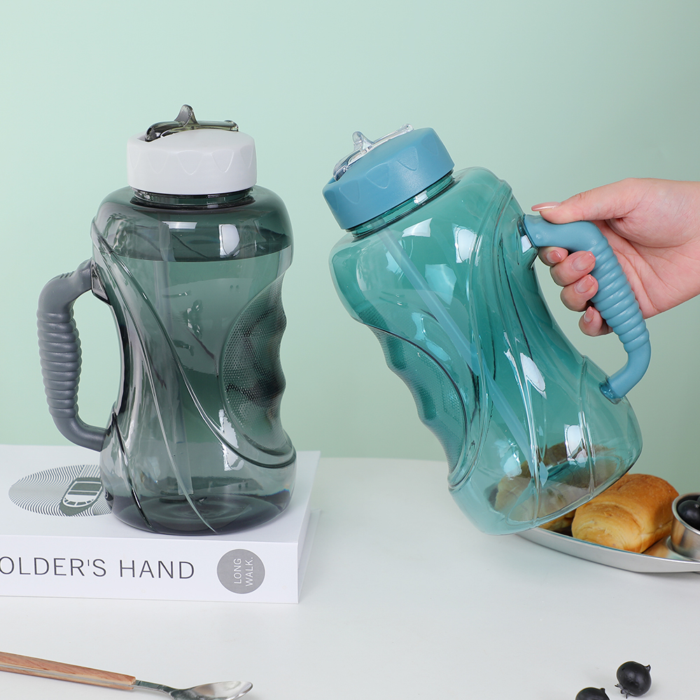 Bottiglie d'acqua sportive di grande capacit&agrave; a tenuta stagna da 54 Oz senza BPA con cannuccia per fitness, palestra e attivit&agrave; all'aperto