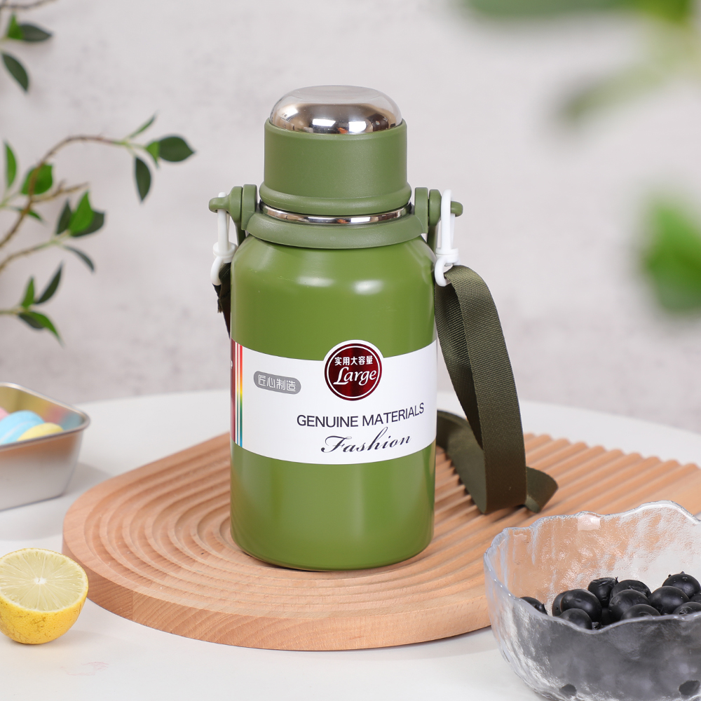 Garrafa de &aacute;gua isolada de a&ccedil;o inoxid&aacute;vel com tampa de palha, tampa de bico e al&ccedil;a paracord