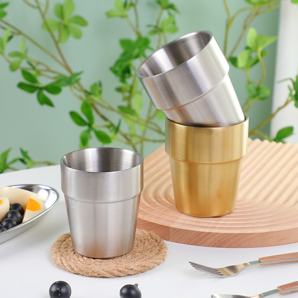 جام آبجو از جنس استنلس استیل 304 فلزی قابل حمل دو جداره در فضای باز